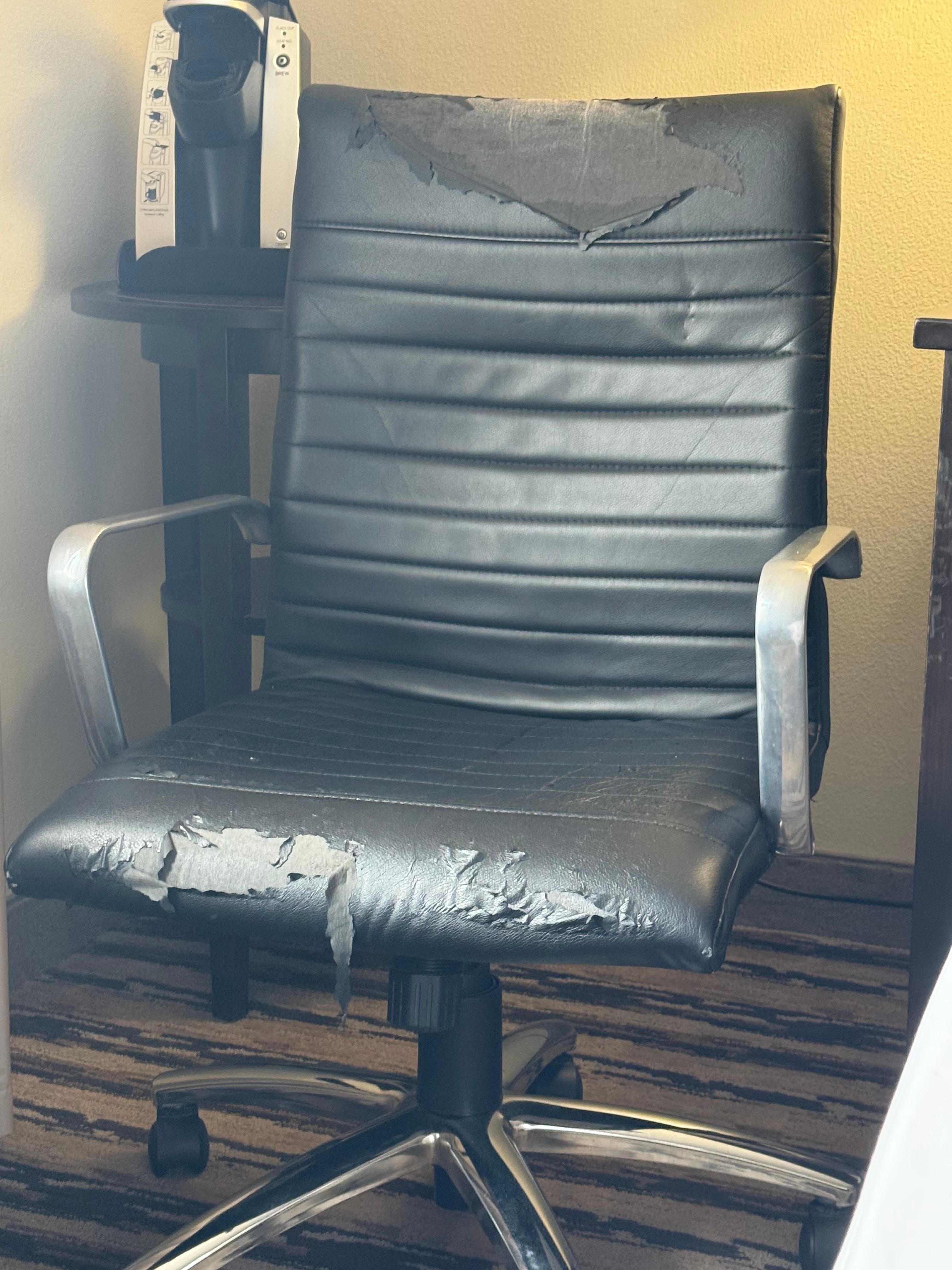Horrible chair 