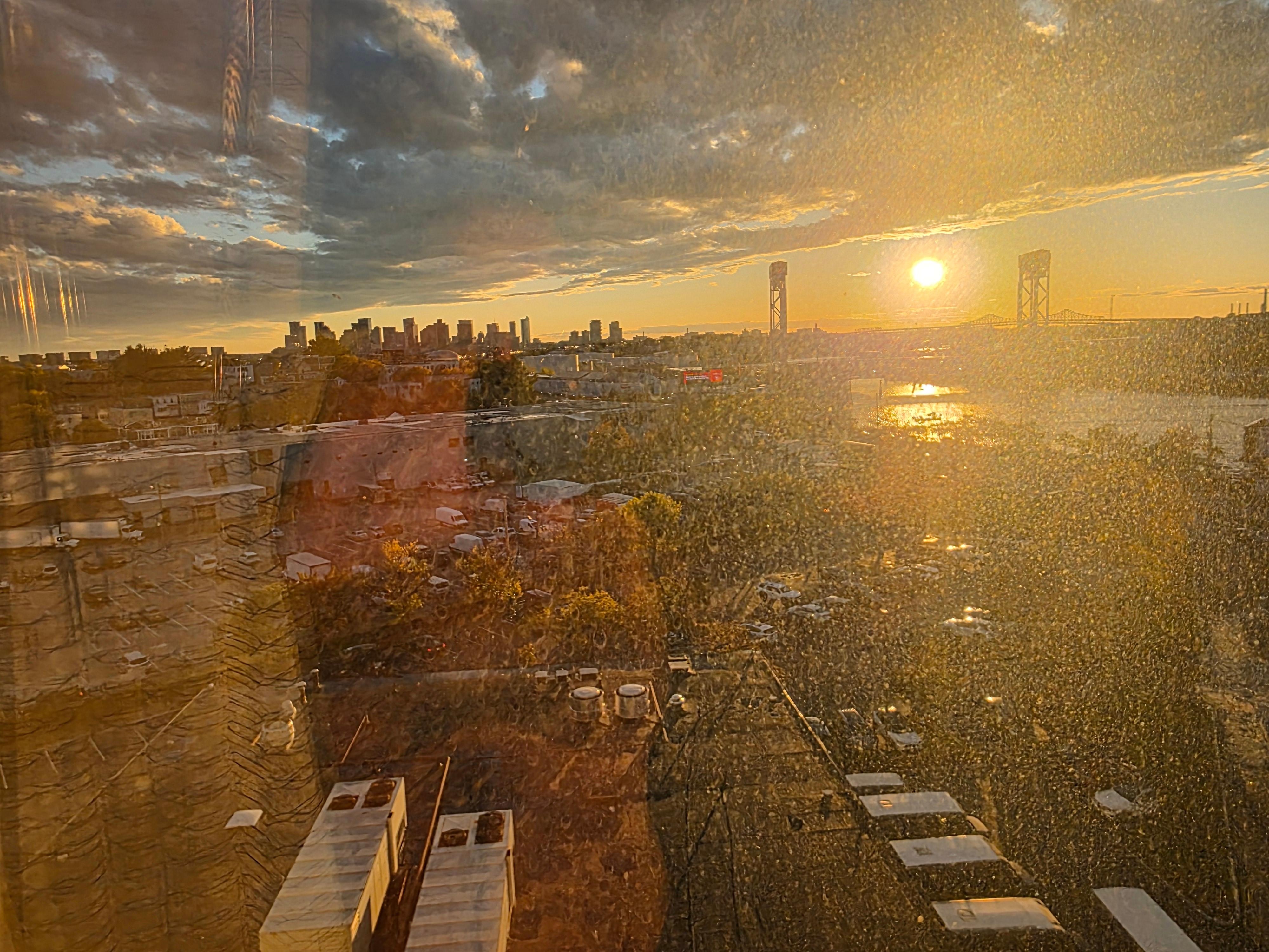 Vista da cidade pela janela do quarto.