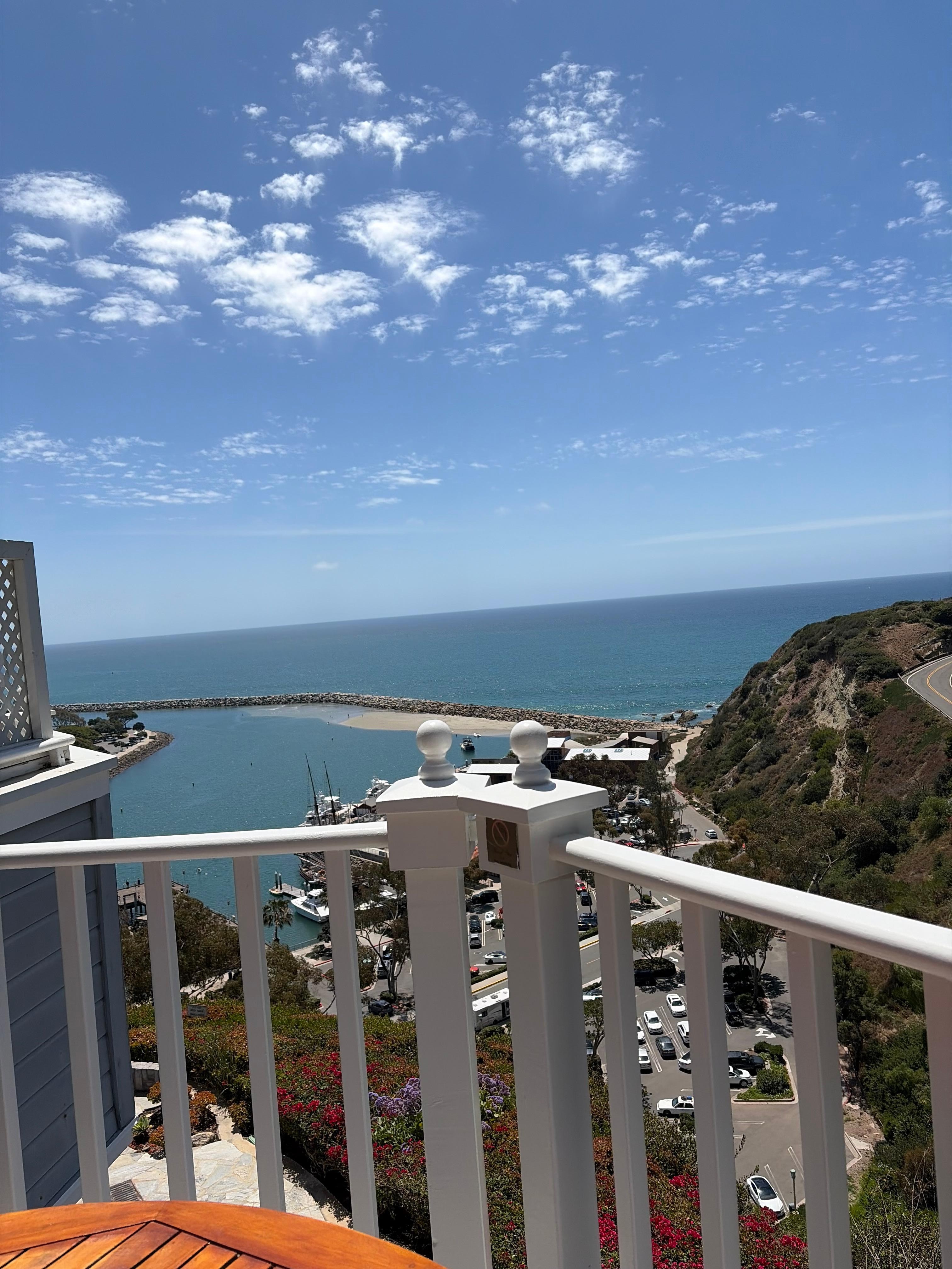 Pacific edge room with 2 Queens. Love the fire place