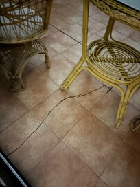 Sol fendu sur le balcon...