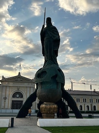 Within 1 minute walk