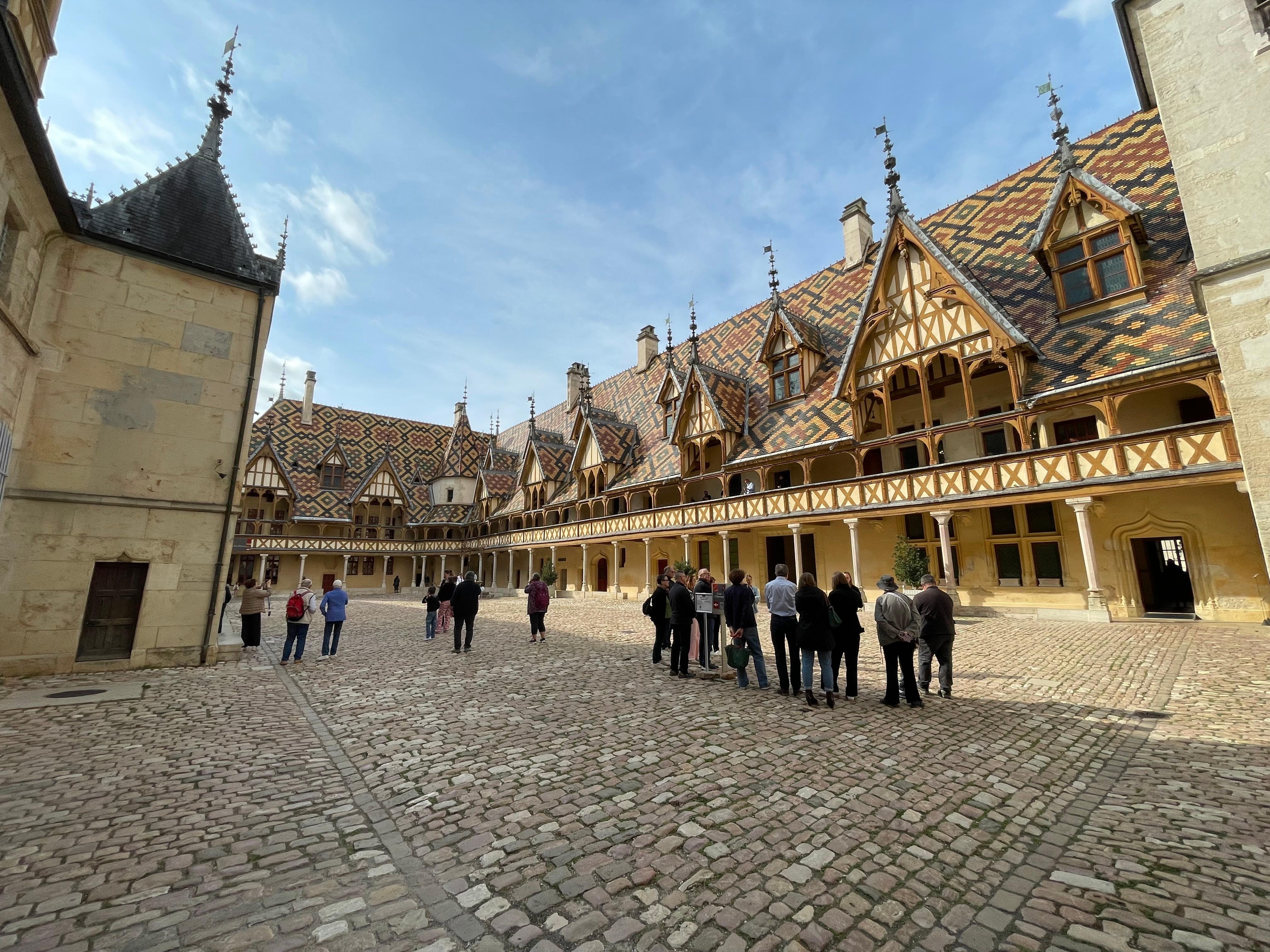 La cour des hospices 