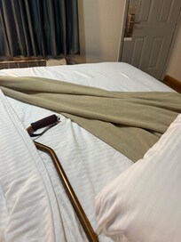 The brown blanket smells and not laundered. Towels looks dirty and why cannot be laundered with Clorox to make it whiter.