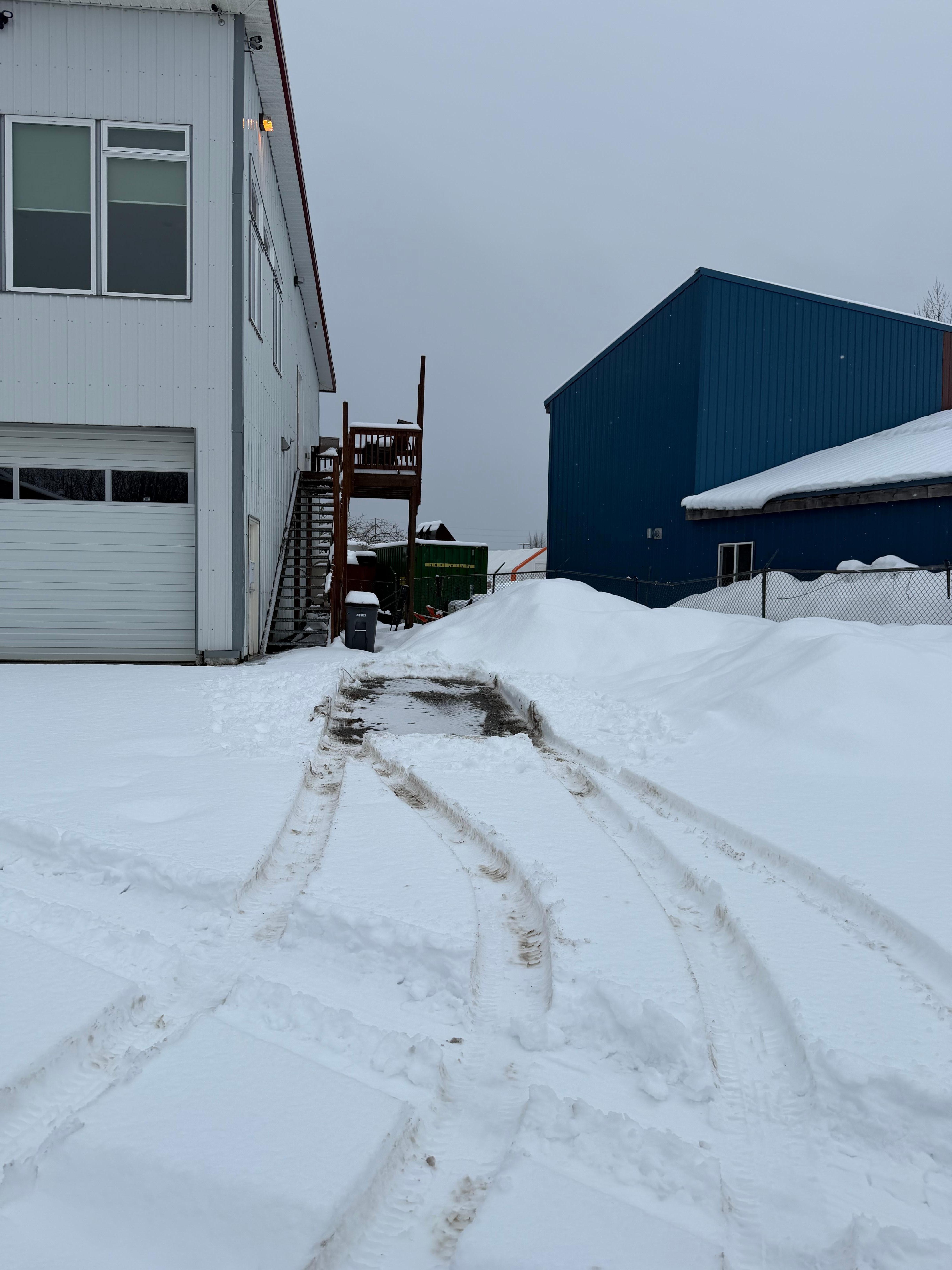 Stairs are designed to not be a slipping hazard when it snows, which was a concern when I was booking.