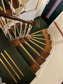 They were helpful to transfer luggage up and down the stairs for guests