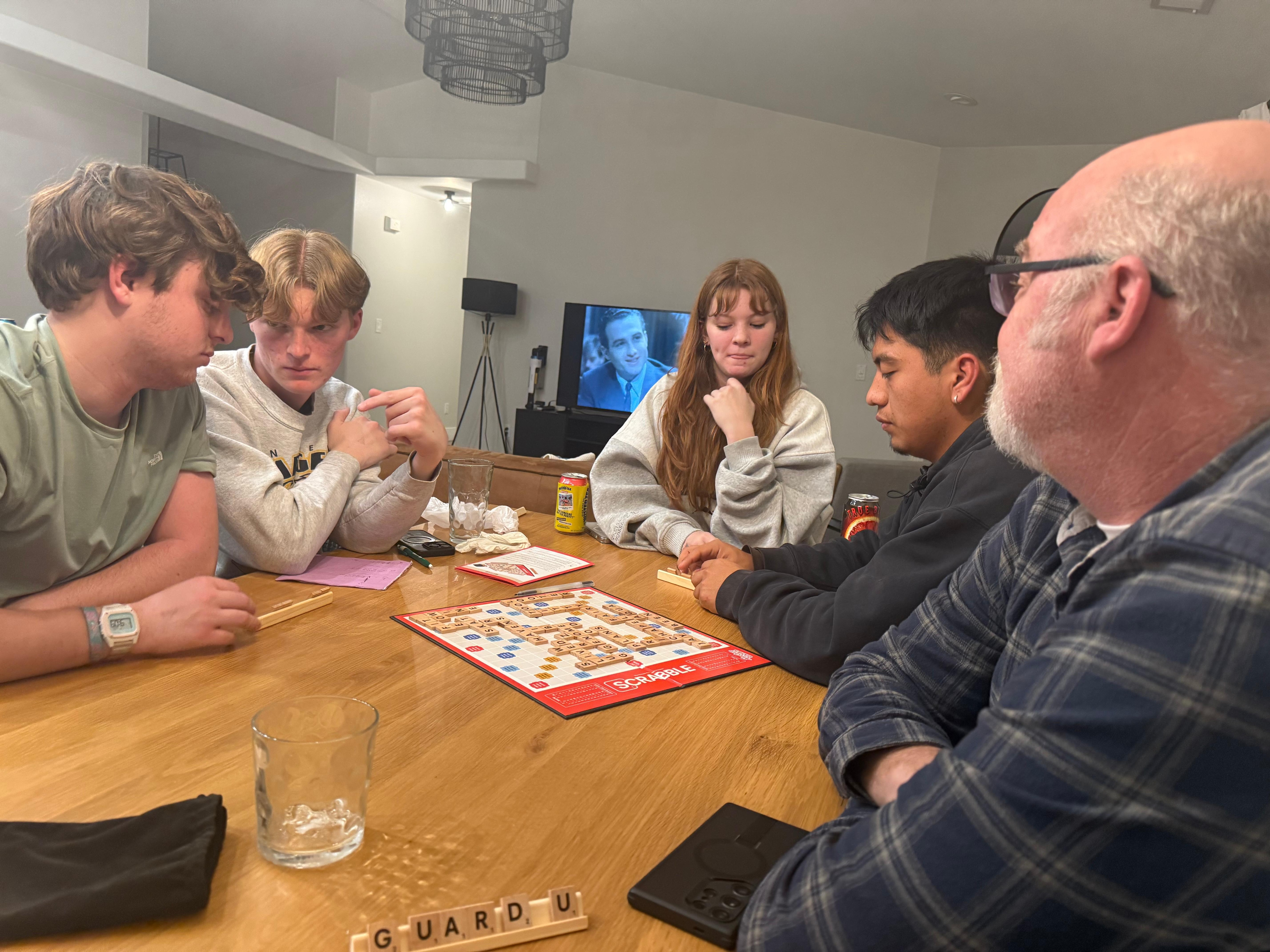 Large table to play board games too!