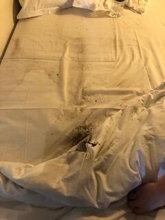 dirty beds every day from construction works next floor - no new linens provided