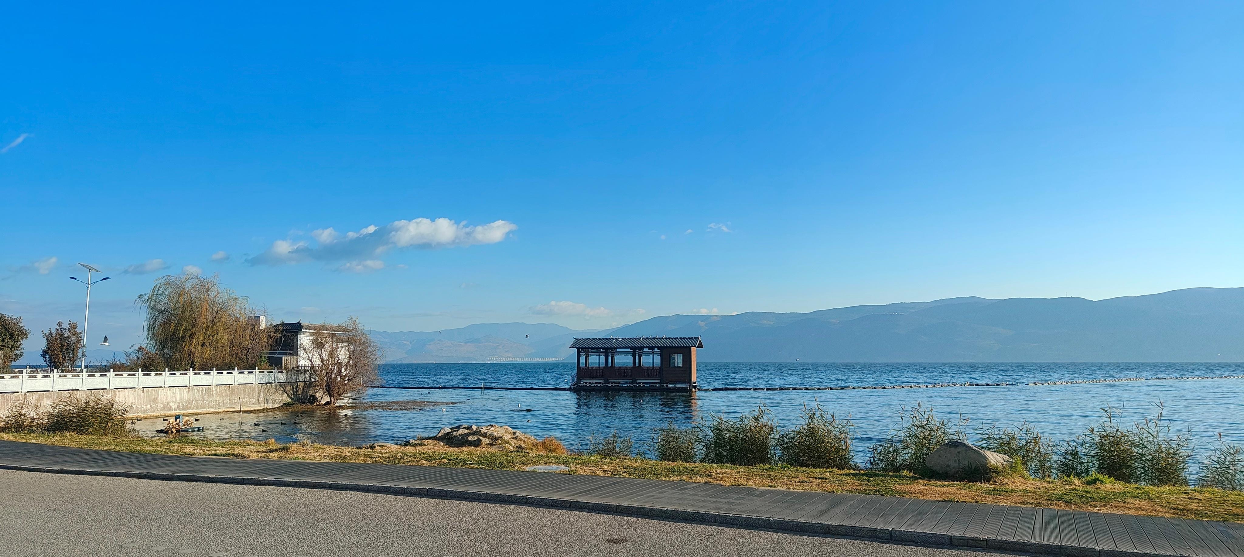 从房间就能够看到美好的洱海
