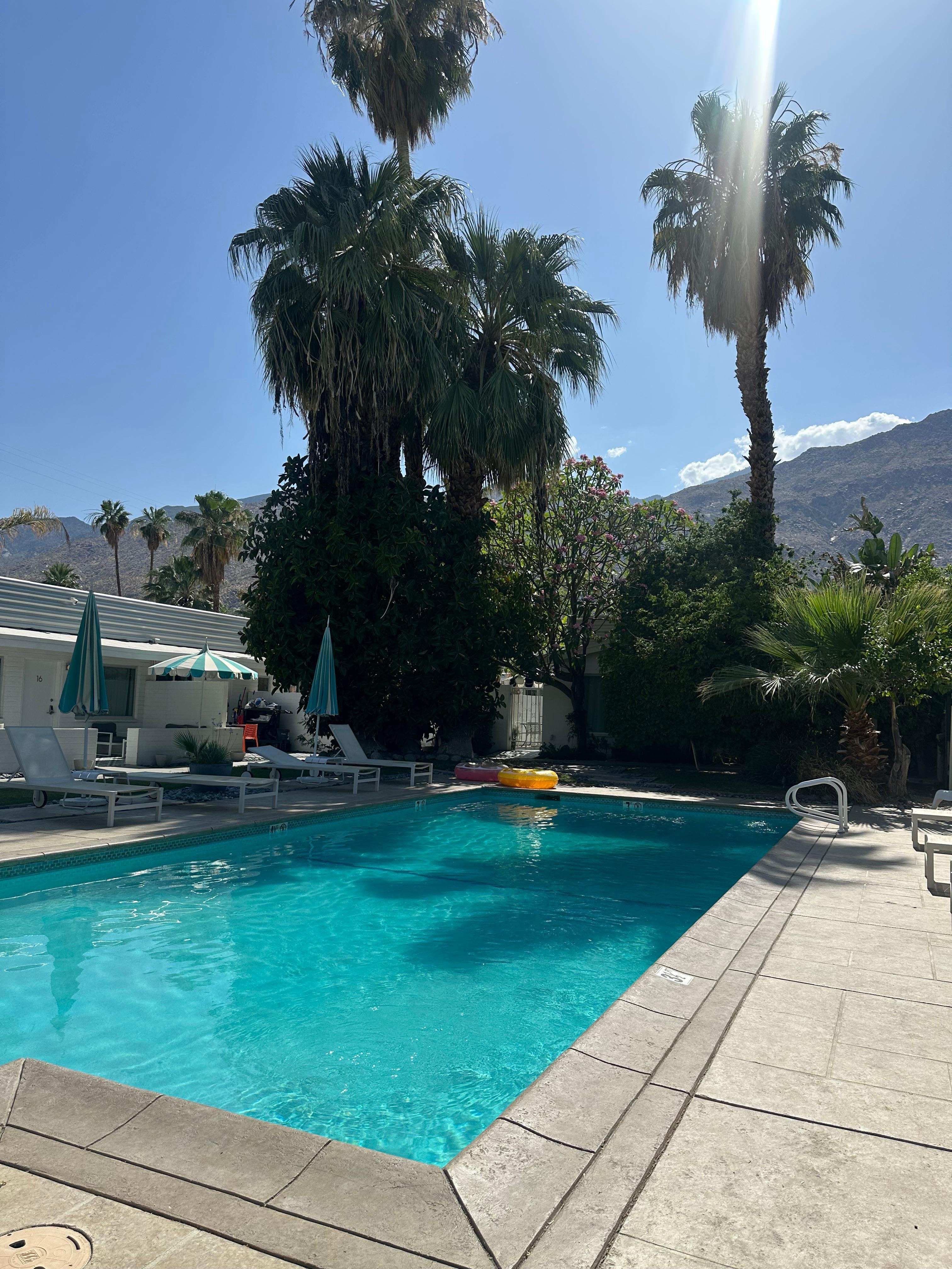 Pool area, ice machine is right next to the jacuzzi area.
