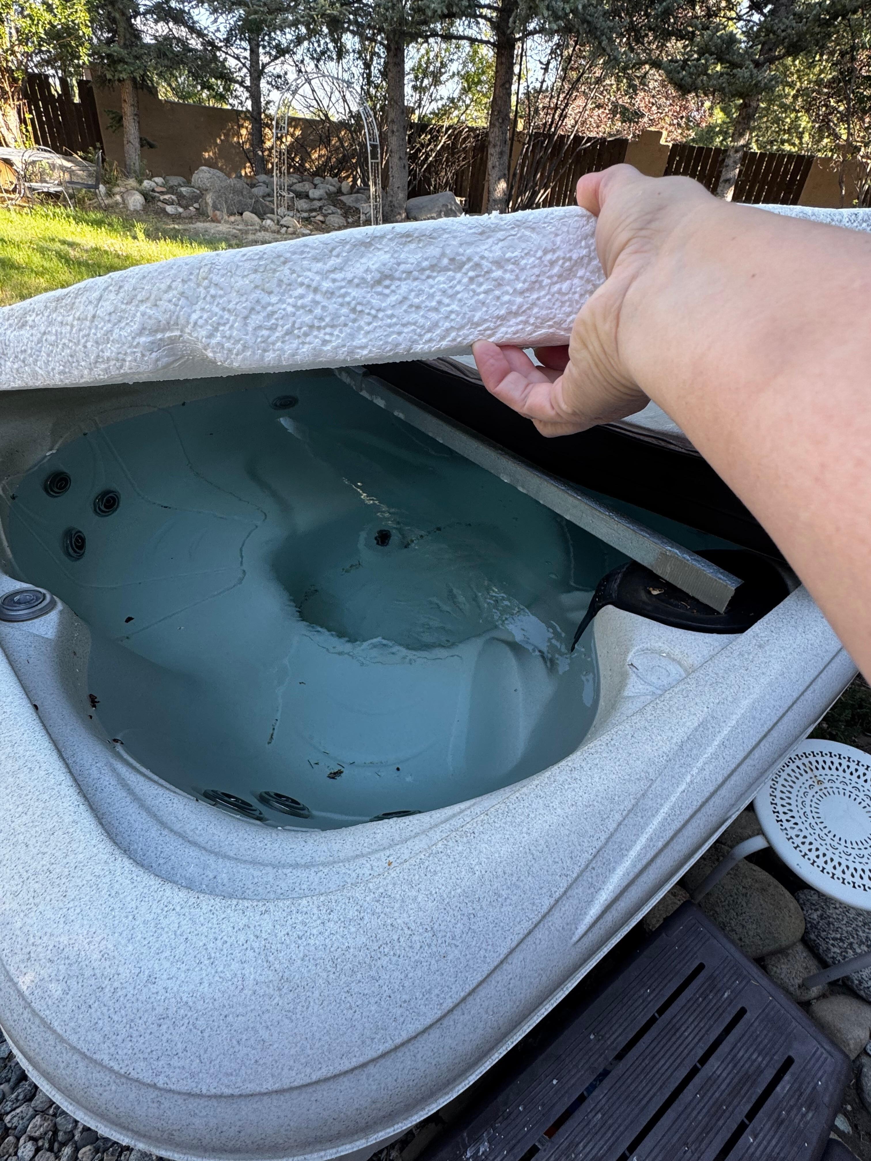 Hot rub - cover broken. Dirty