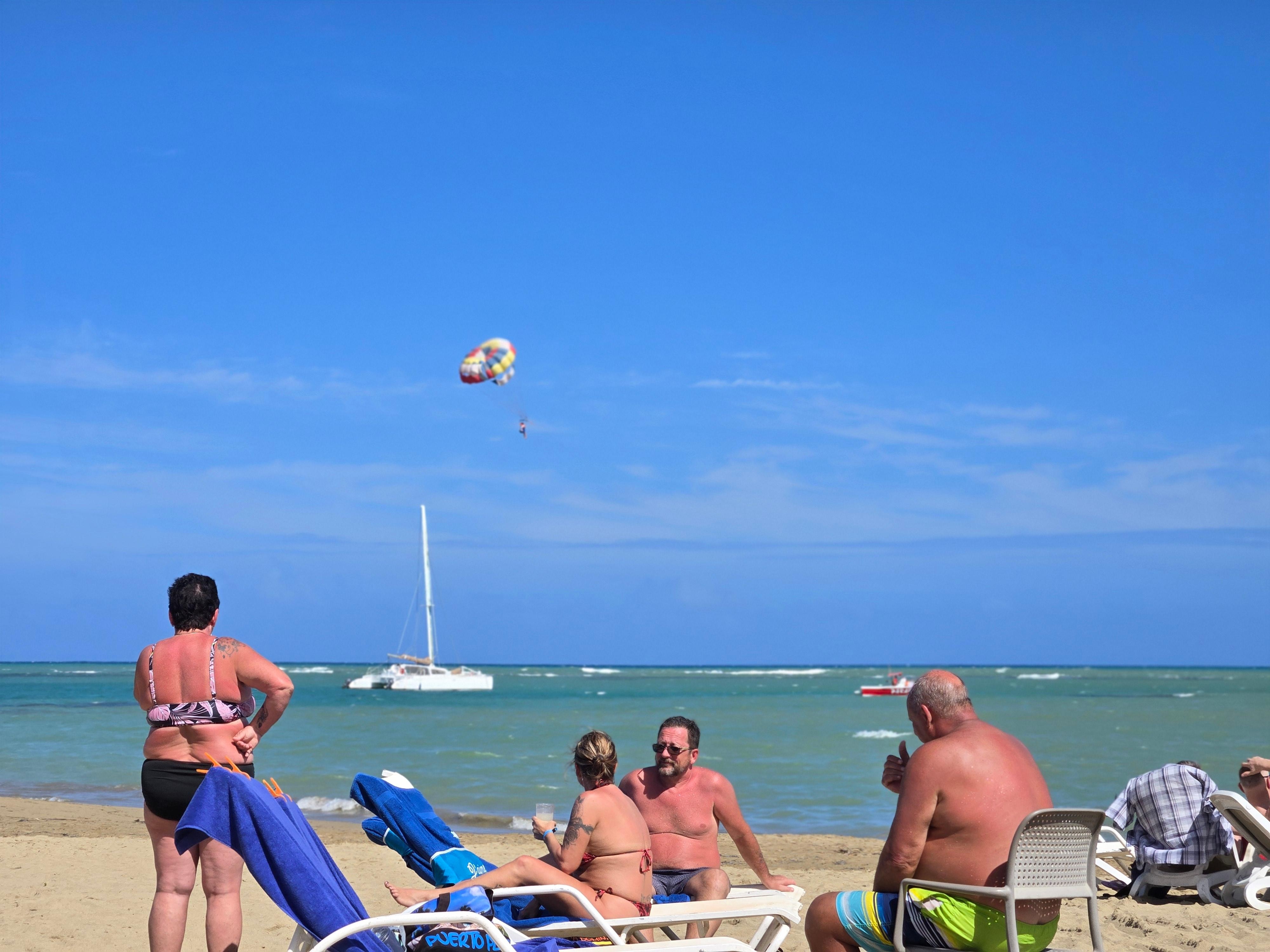 A picture of the ocean.