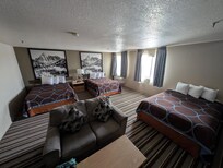 Room with 3 Queen beds