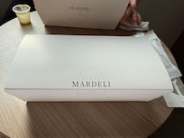 朝食はマールデリのお弁当を受け取ります。