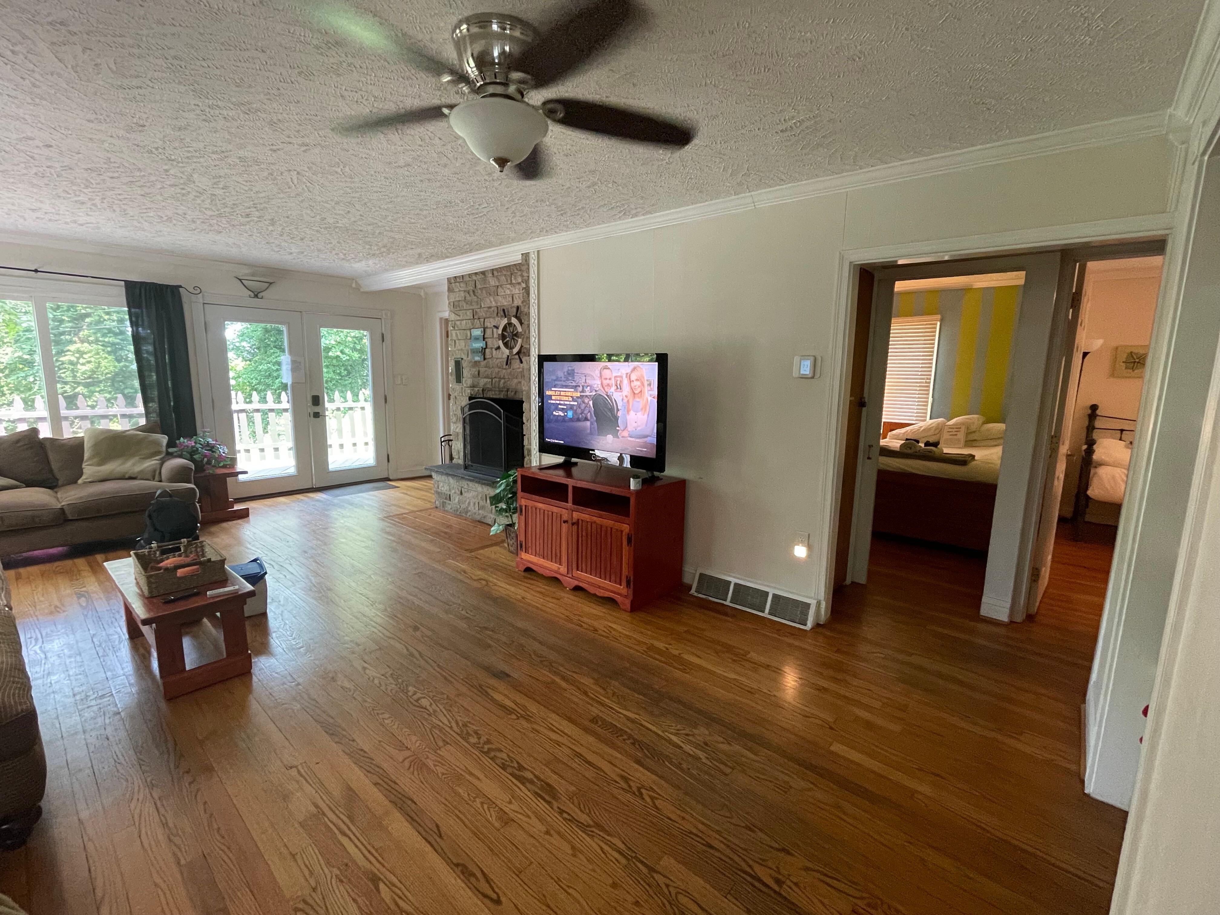 Spacious yet cozy living room!