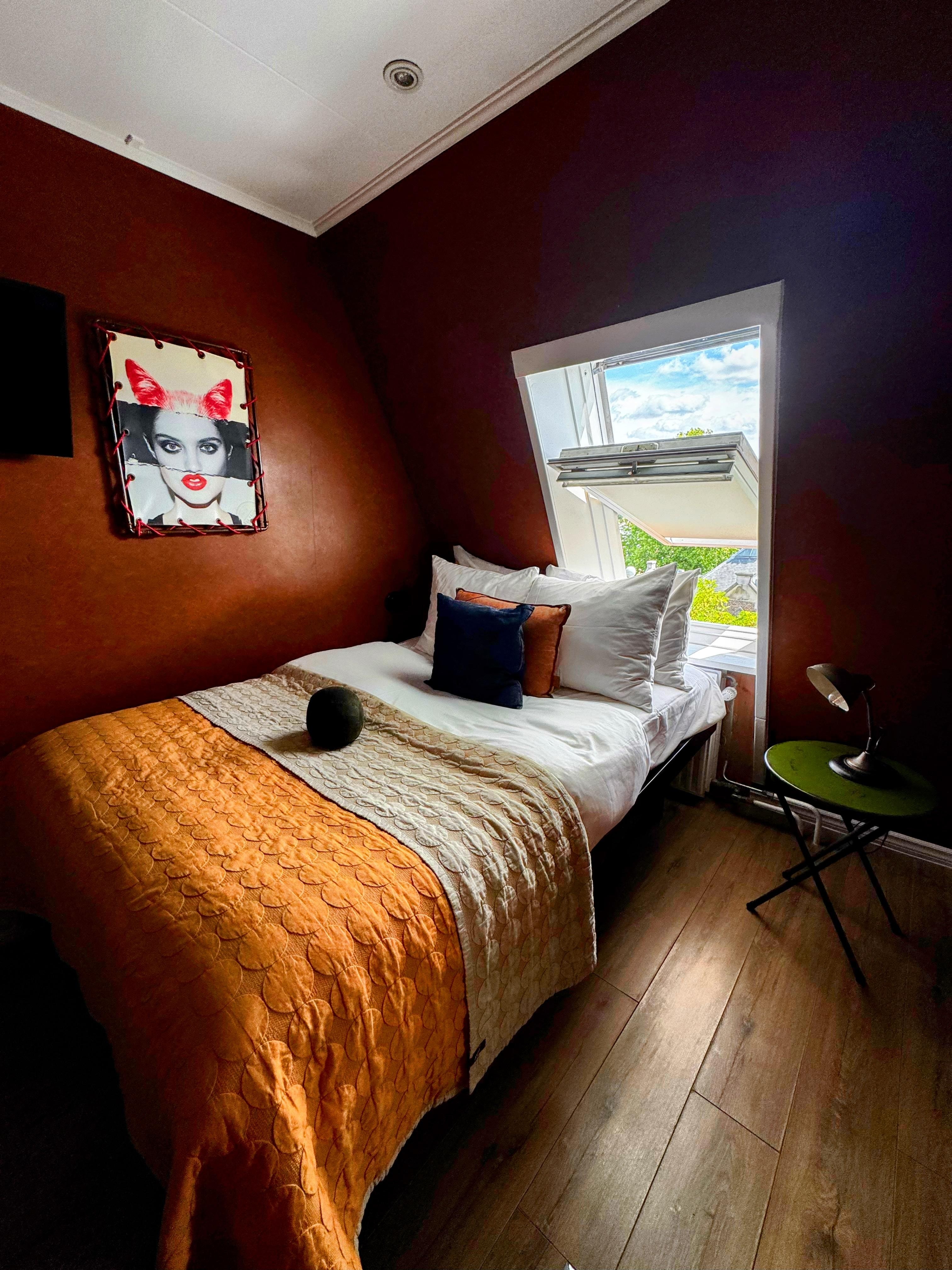 Room 404