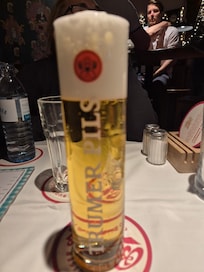 Krakra, restaurant runt hörnet