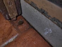 Tür nach außen kann nicht fixiert werden