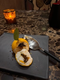 Le dessert du restaurant japonais un must! Mangue, fruit de la passion et chocolat!