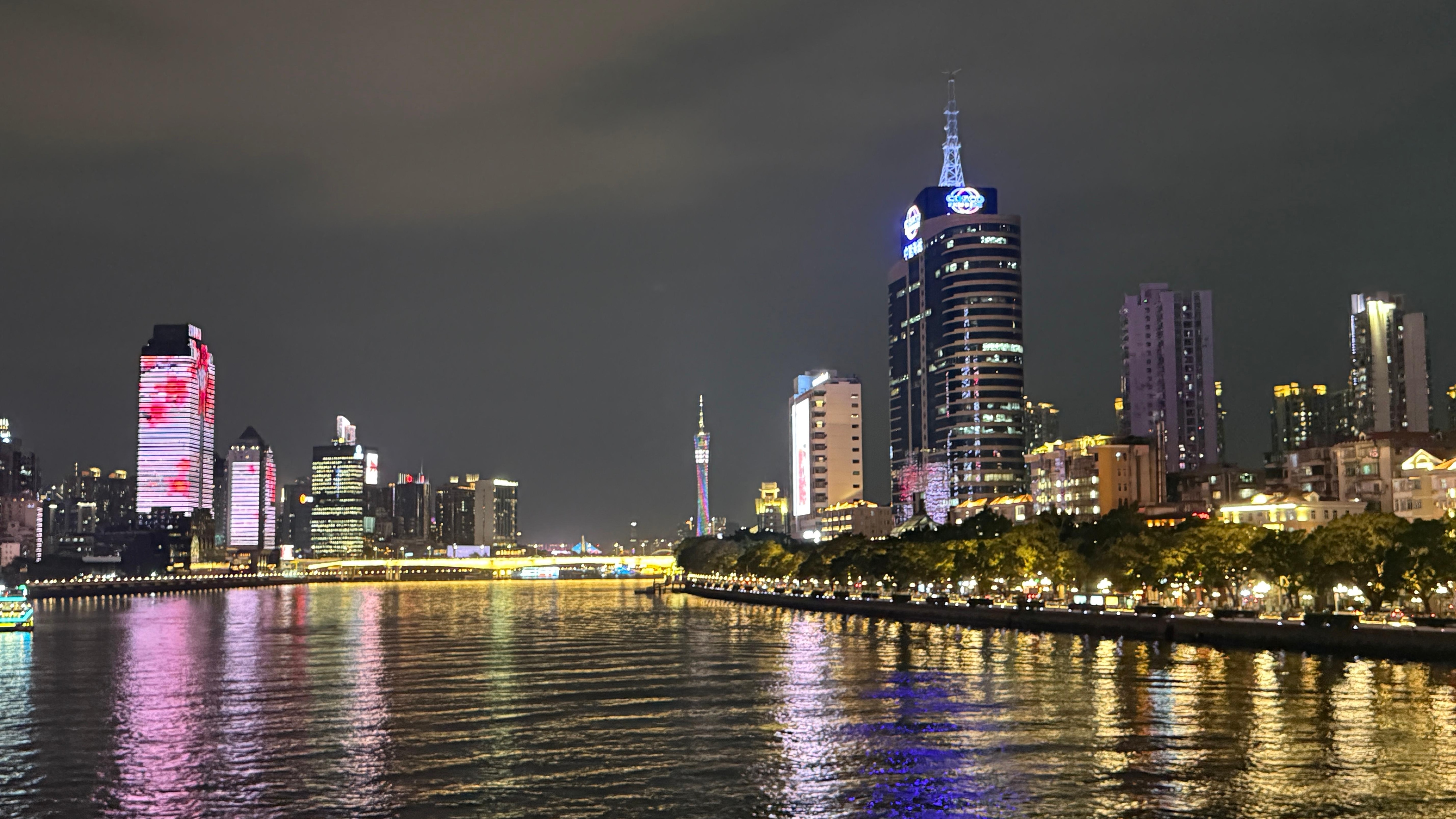 Walking distance to river view on the bridge