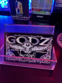ホテルからメタルバーGODZ近い