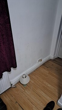 Plug broken and unsafe