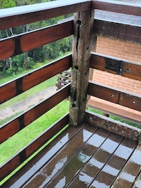 Varanda bem destruída.