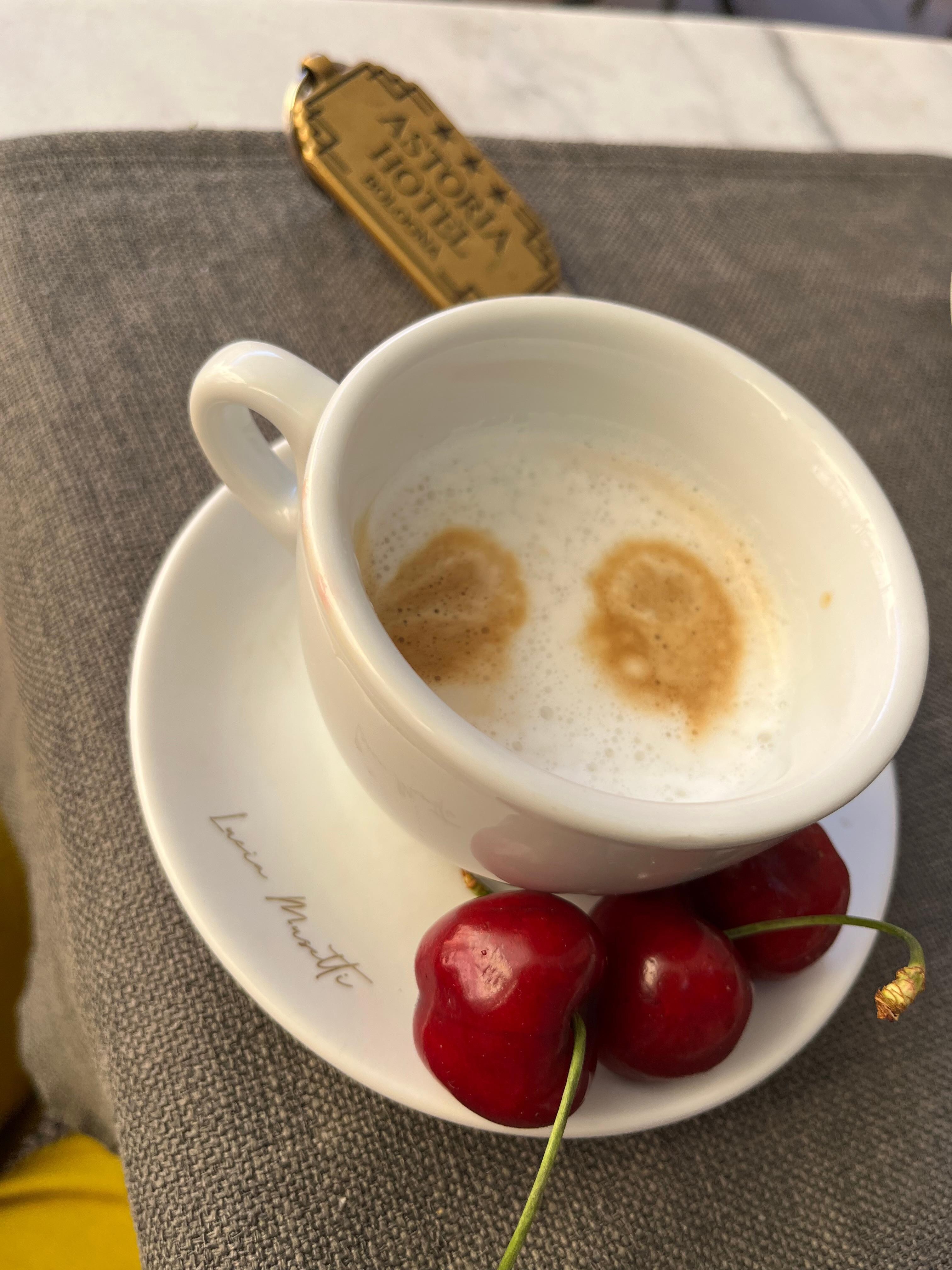 Coffee machine and fresh fruit with free breakfast. 