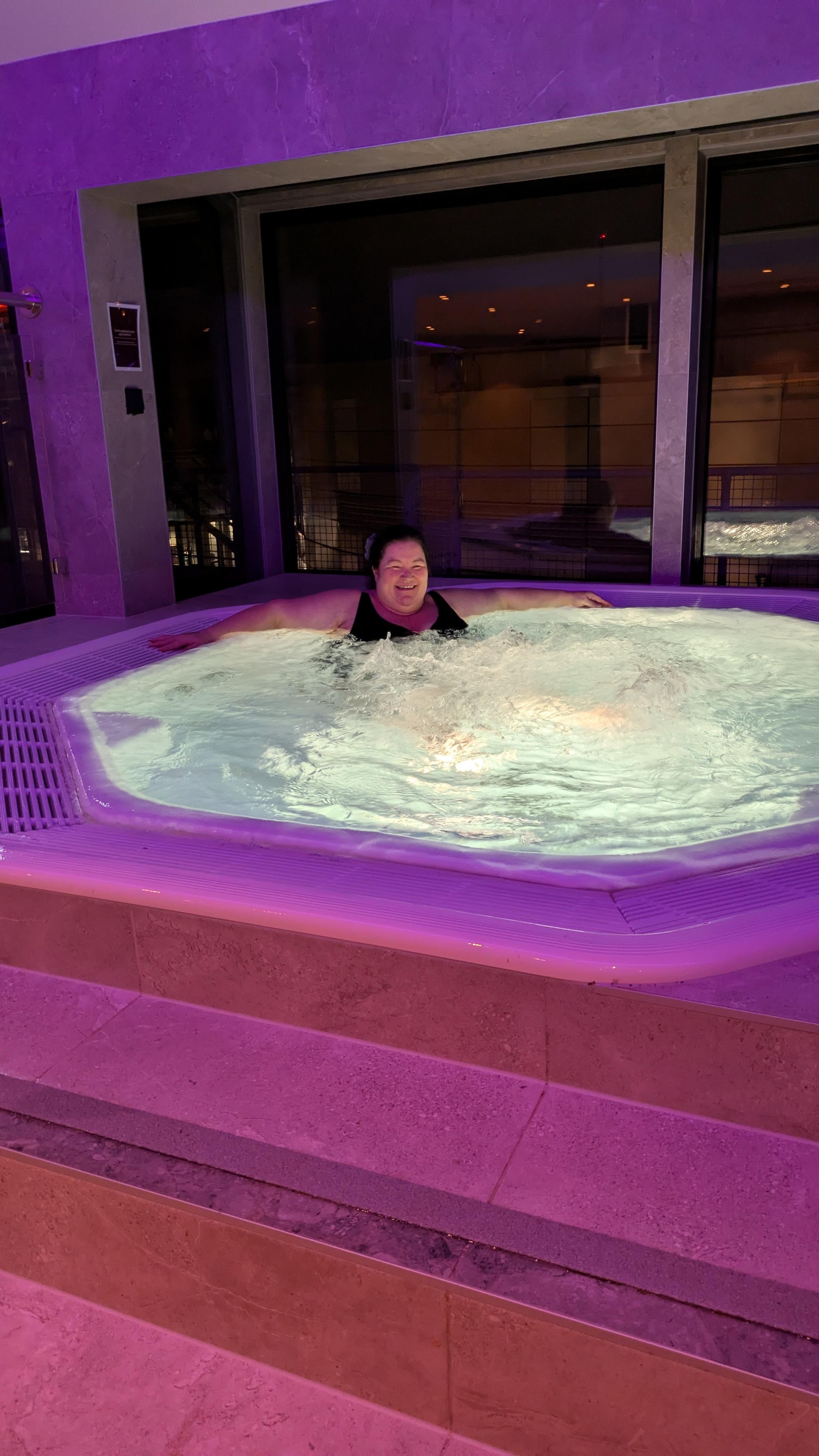 Skönt gratis bubbelpool 