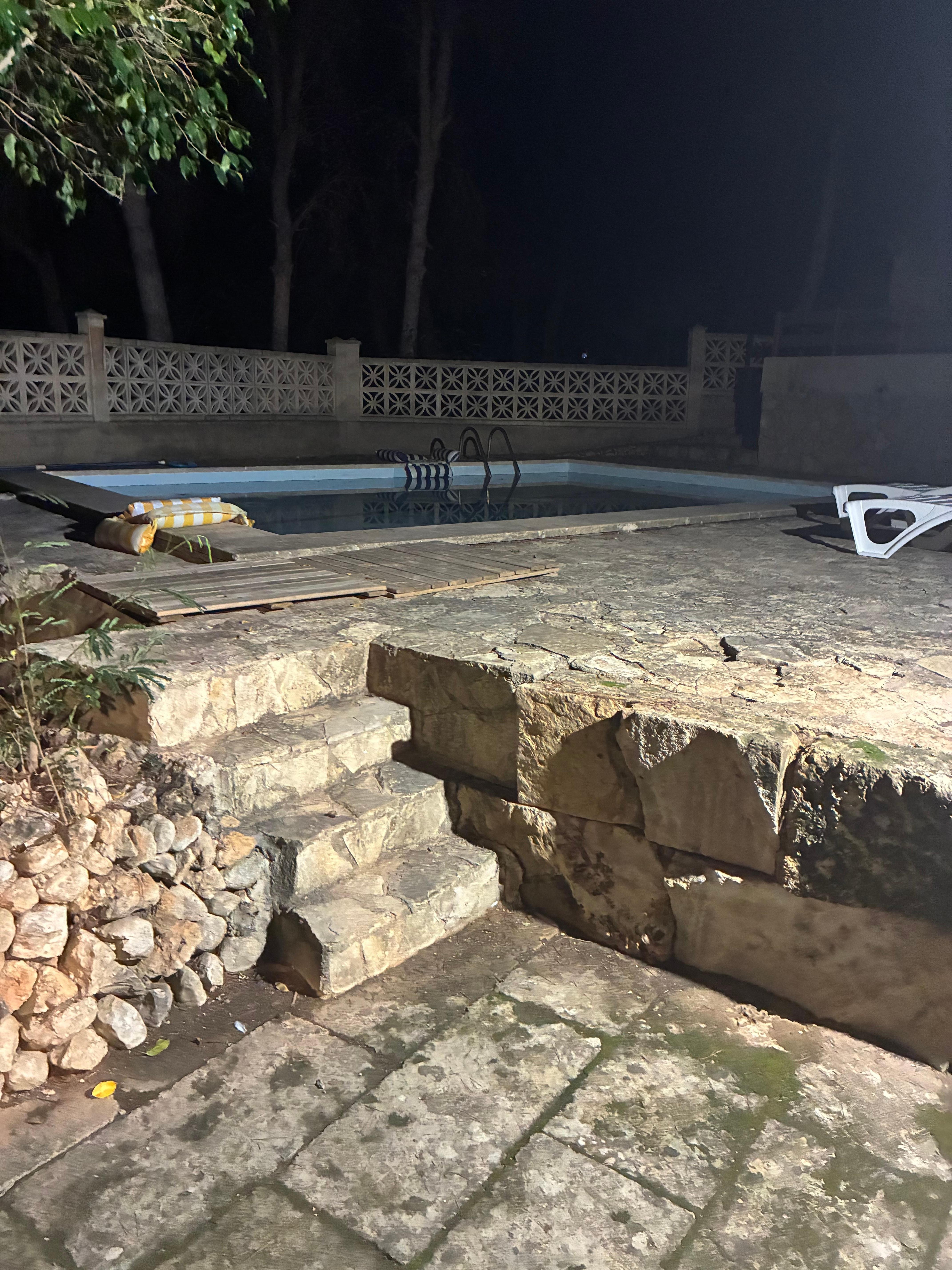 Open stairs and drop to annex