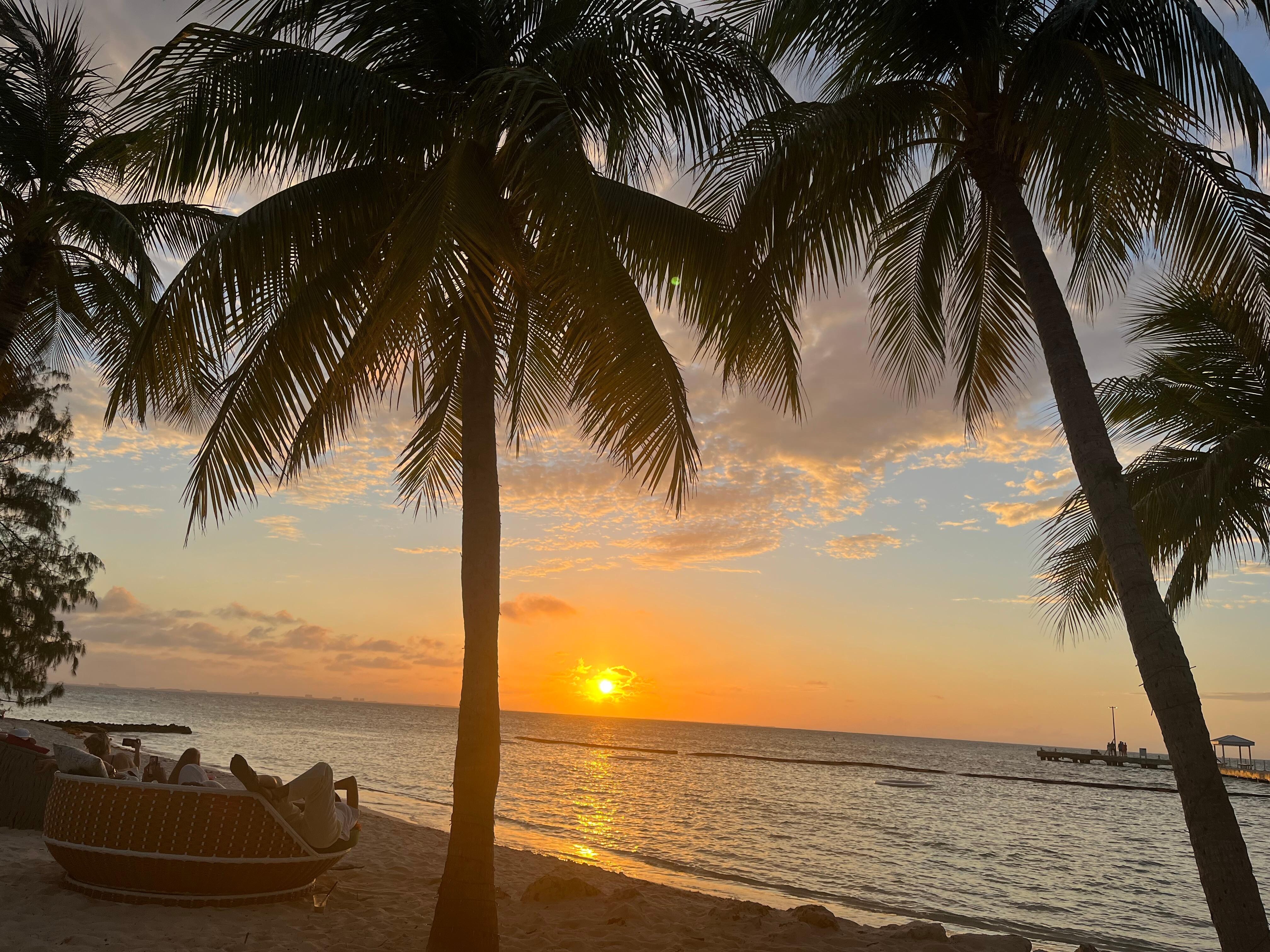 The sunset at Rum Point
