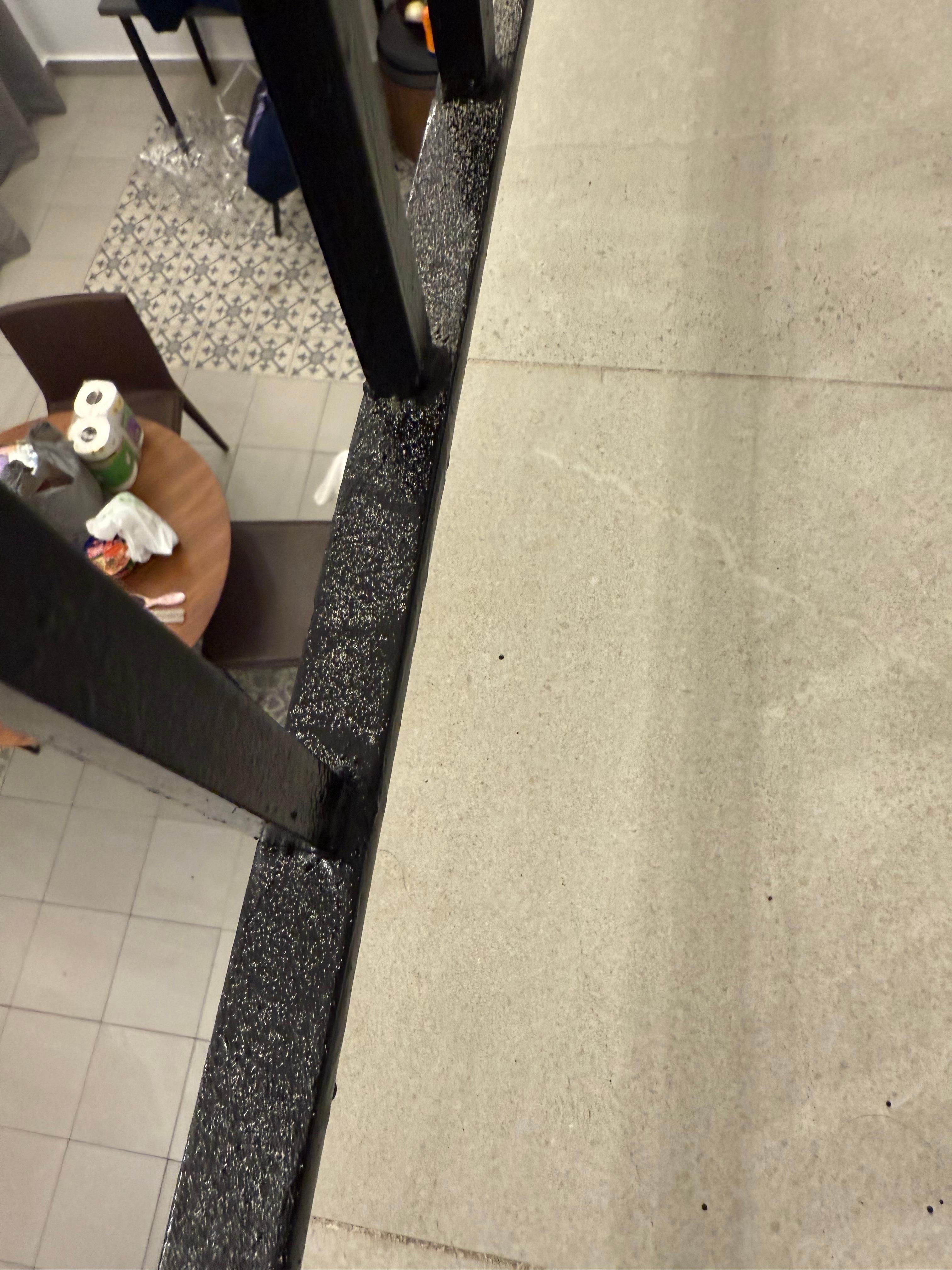 Sand even in railing