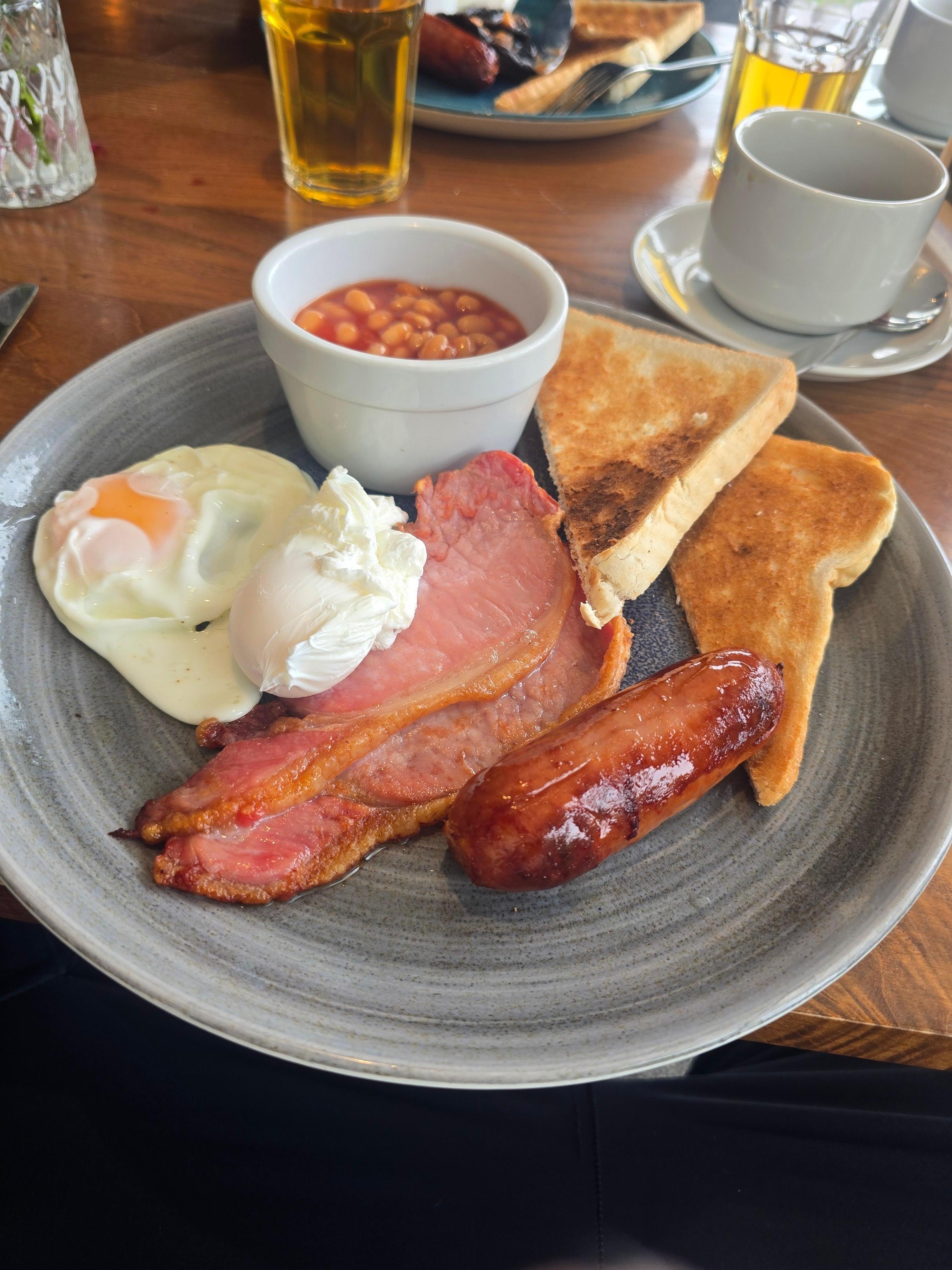 £15 pound breakfast