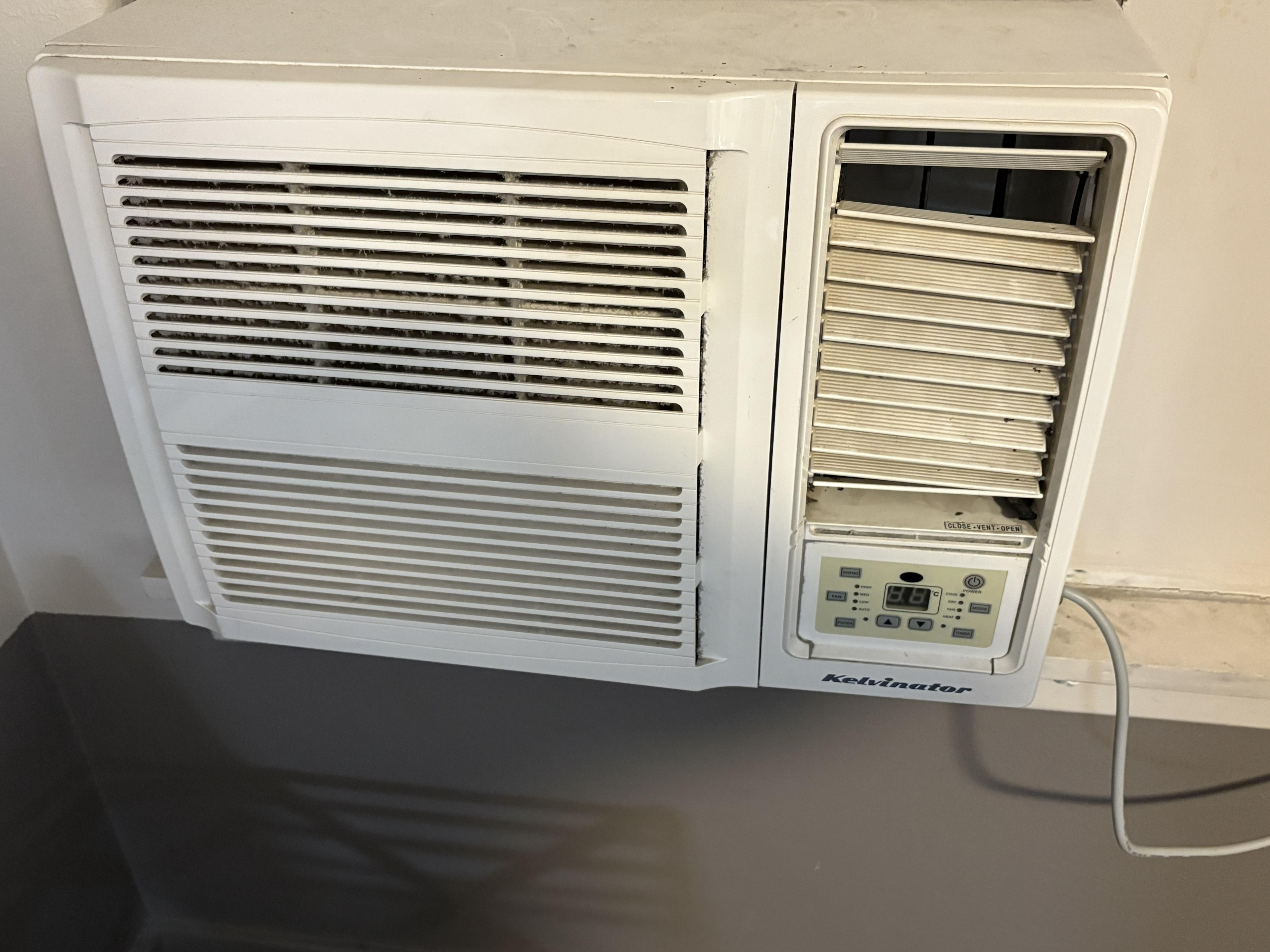 Briken, filthy air conditioner