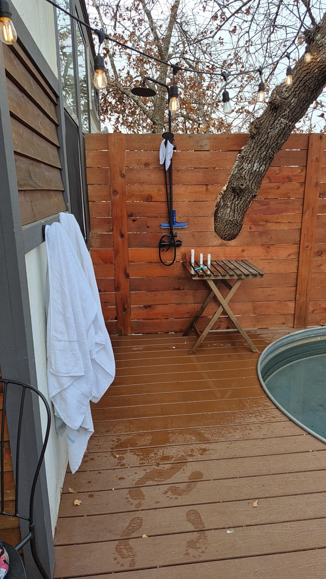 Great outdoor shower...I took full advantage of the privacy fence;)