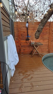 Great outdoor shower...I took full advantage of the privacy fence;)