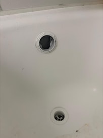 This is the bathtub with no controls