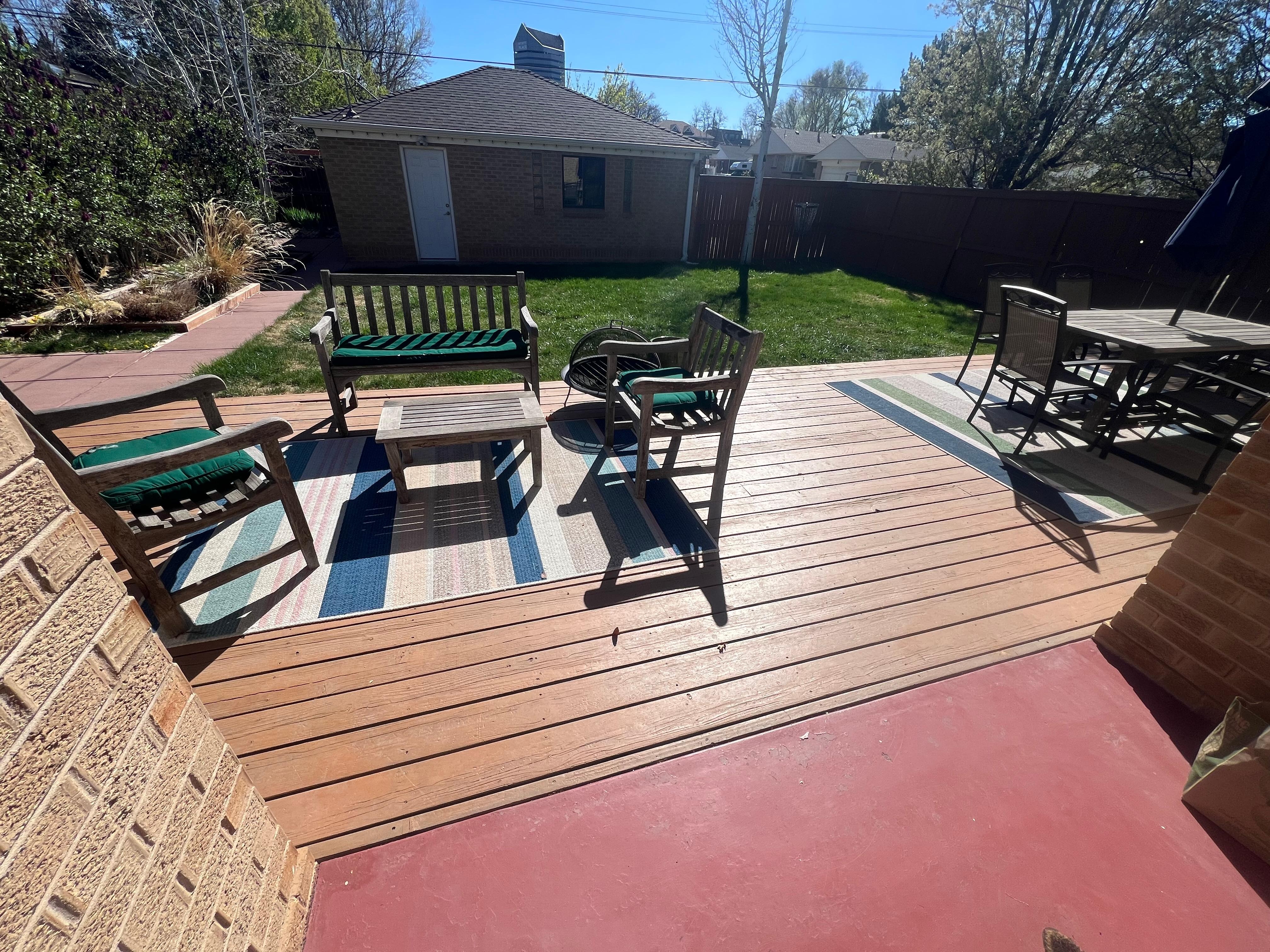 We enjoyed the backyard as well as the enclosed patio in front of the house.