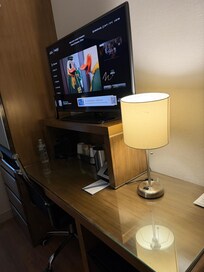 Desk/TV