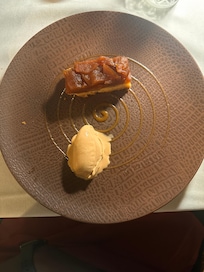 Dessert the most delicious apple pie at 1 of the hotels a la carte restaurants, there was plenty of restaurants to choose from btw!