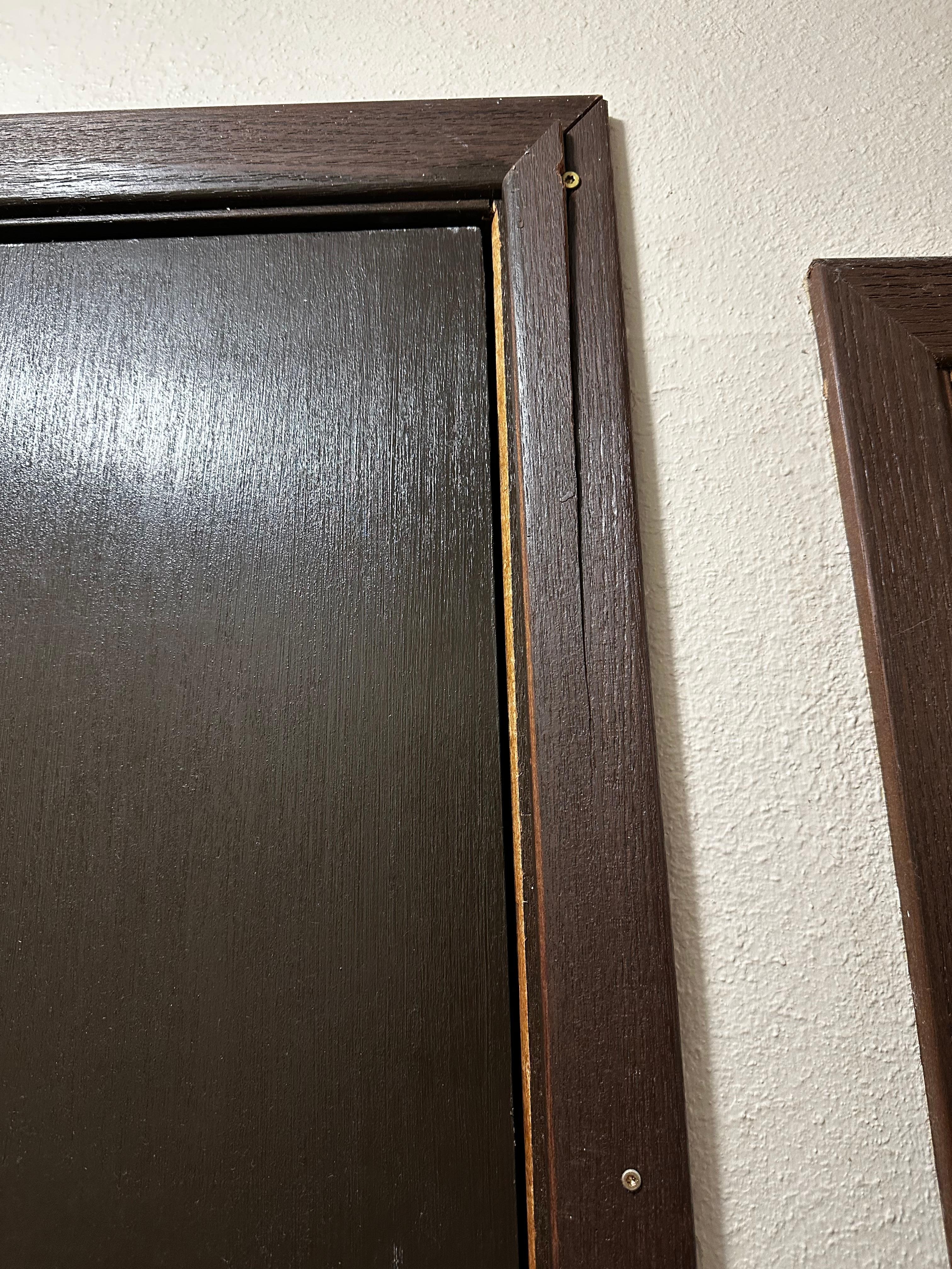 Nice broken doorframe 