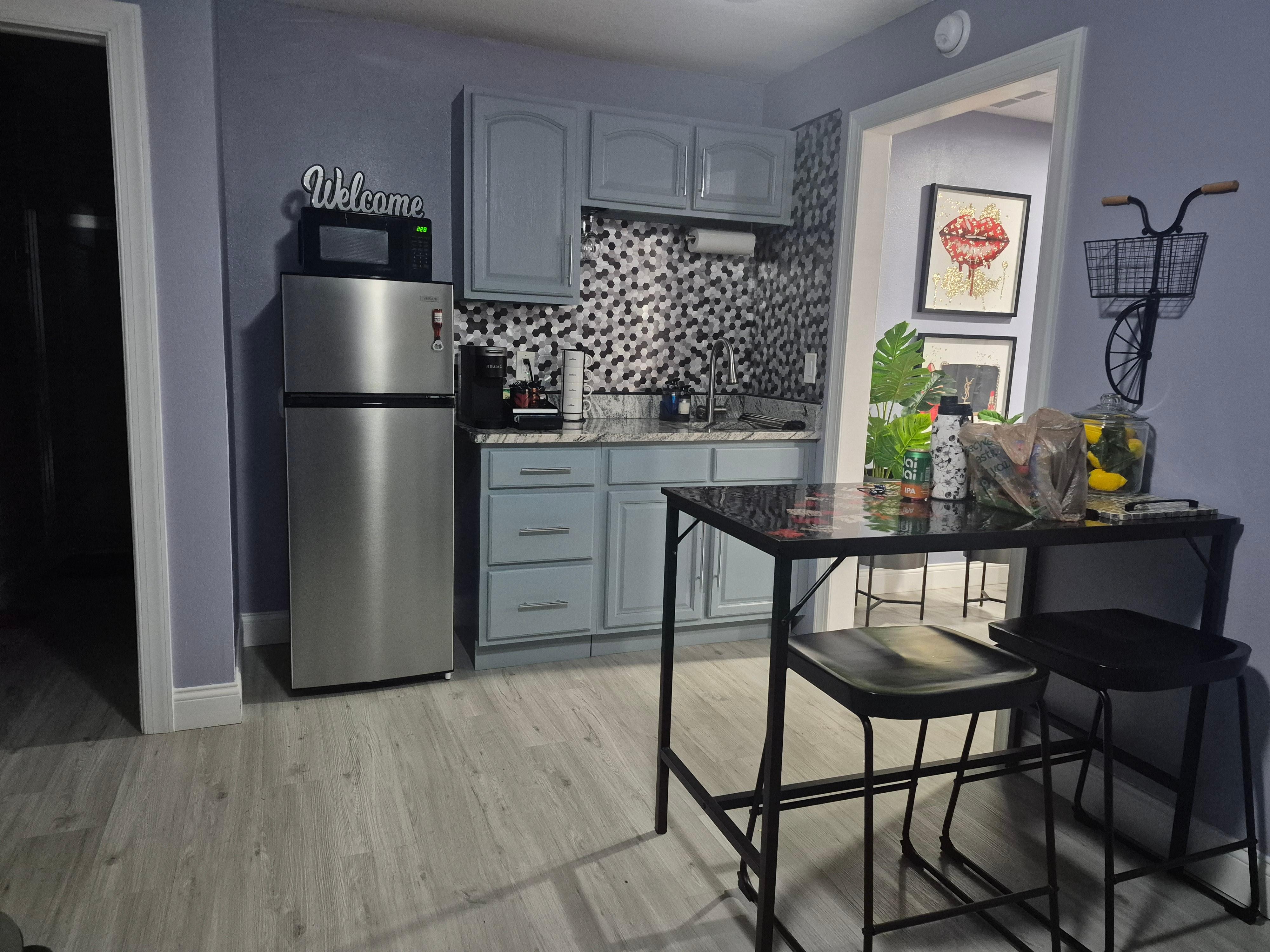 Kitchen & dining area