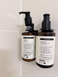 Broken Conditioner dispenser, requiring intervention to use