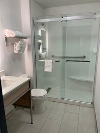 Great shower and PAYA hair & body products