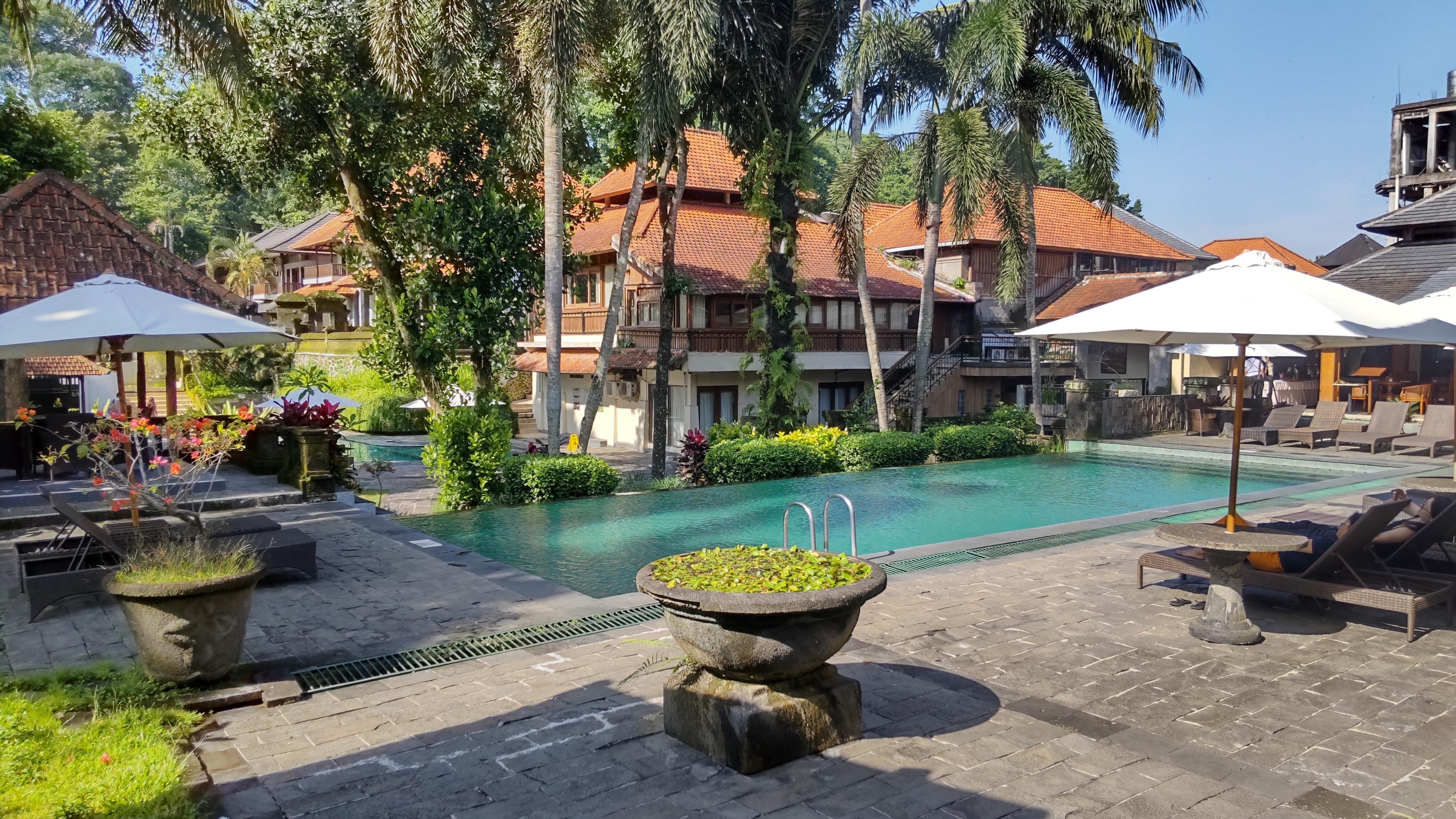 レストランからブールを望む