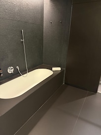 Tub