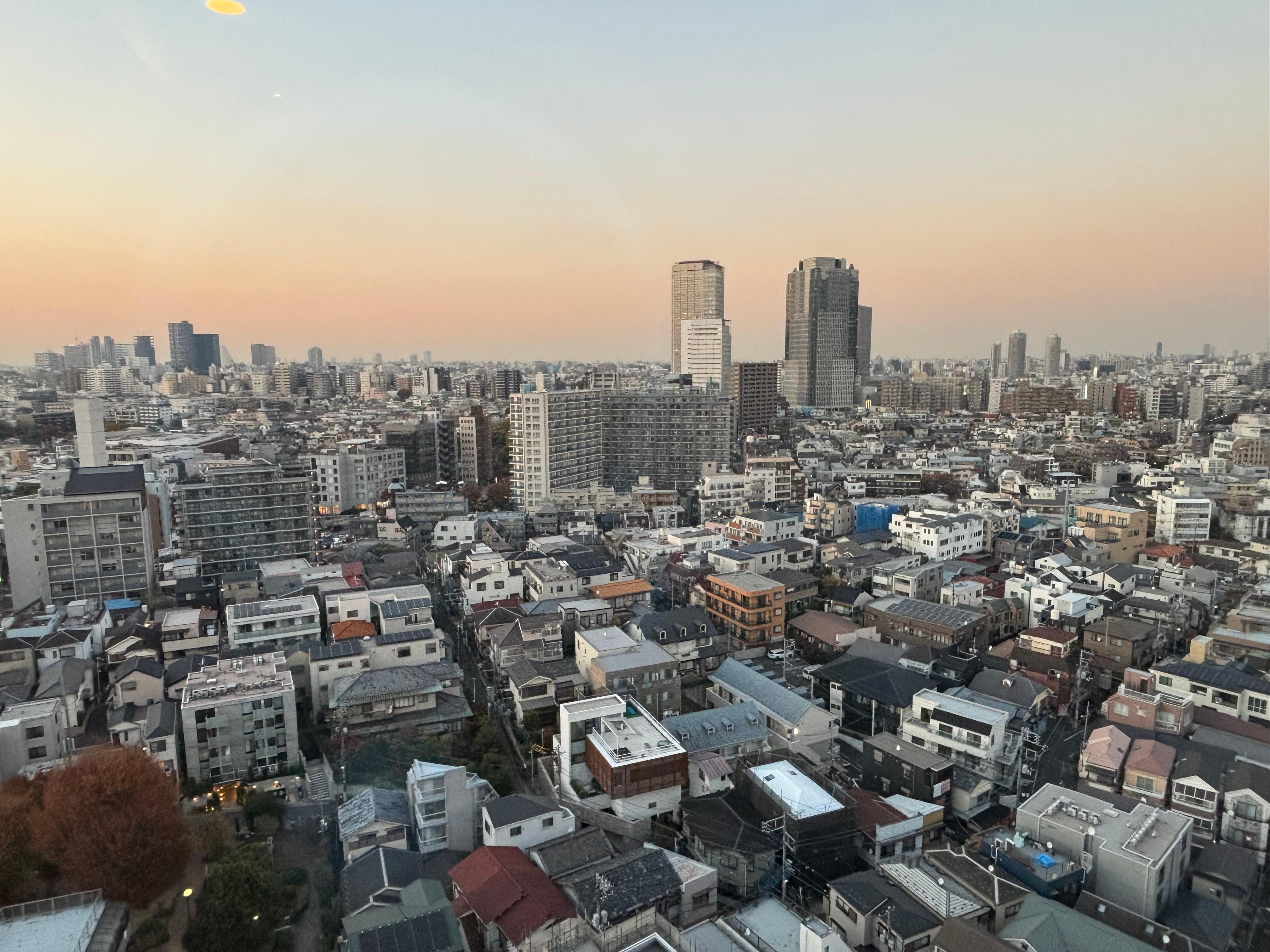 The view from my corner room on the 19th floor 🤩