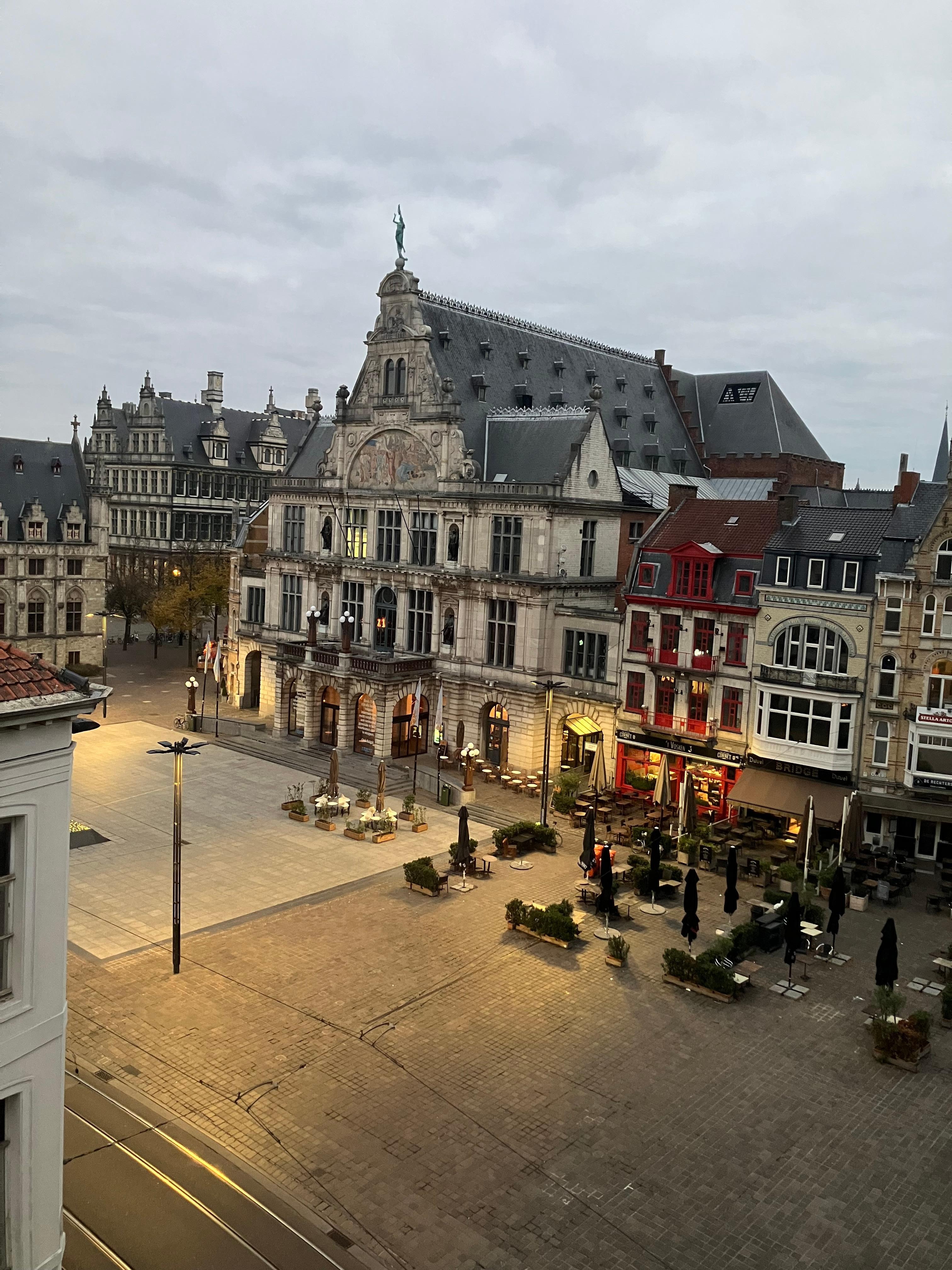 Näköala huoneen ikkunasta