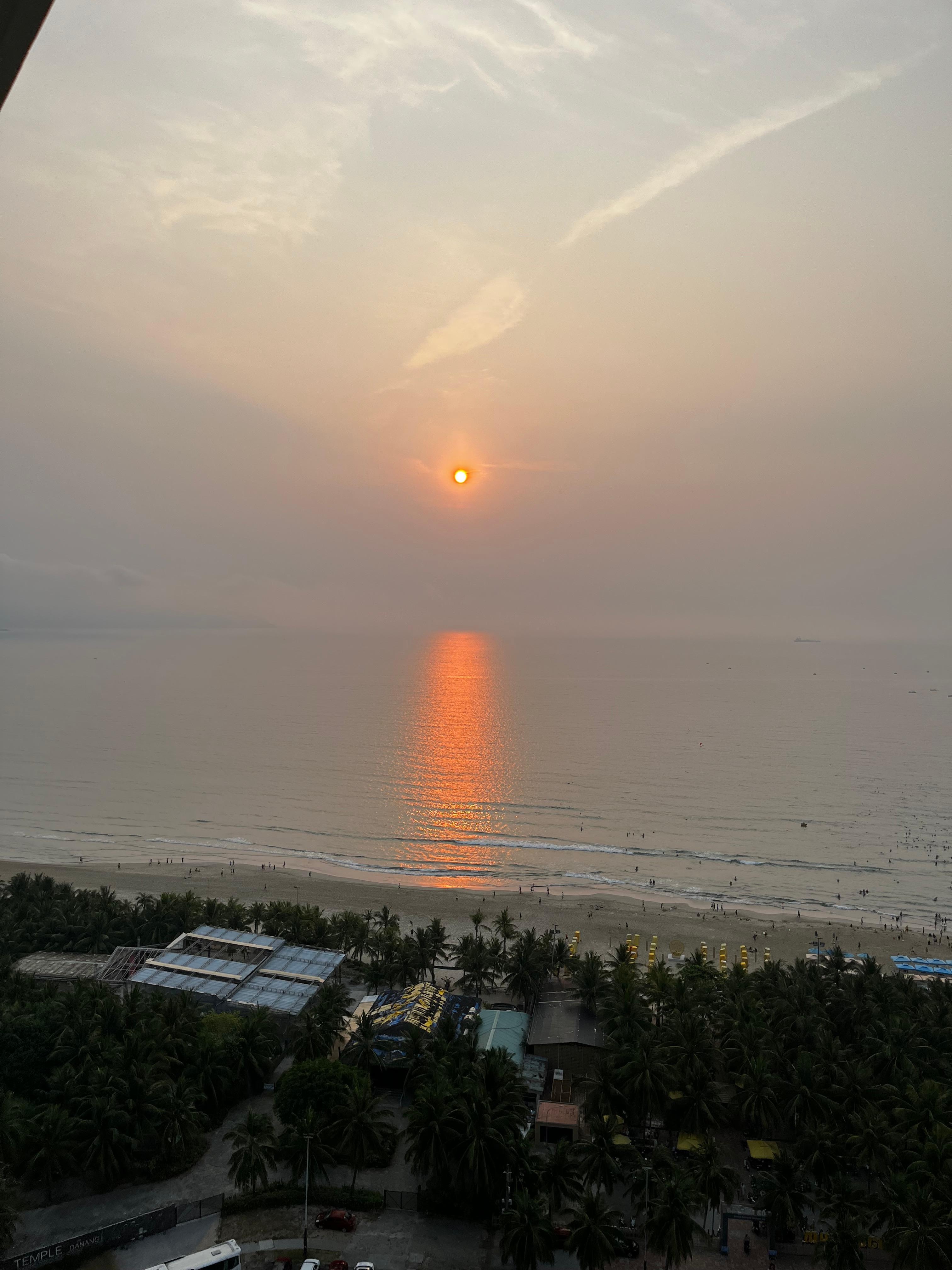 この日は曇りがちだったが朝日が見れました