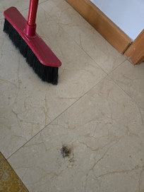 Un simple coup de balais en arrivant dans l’entrée