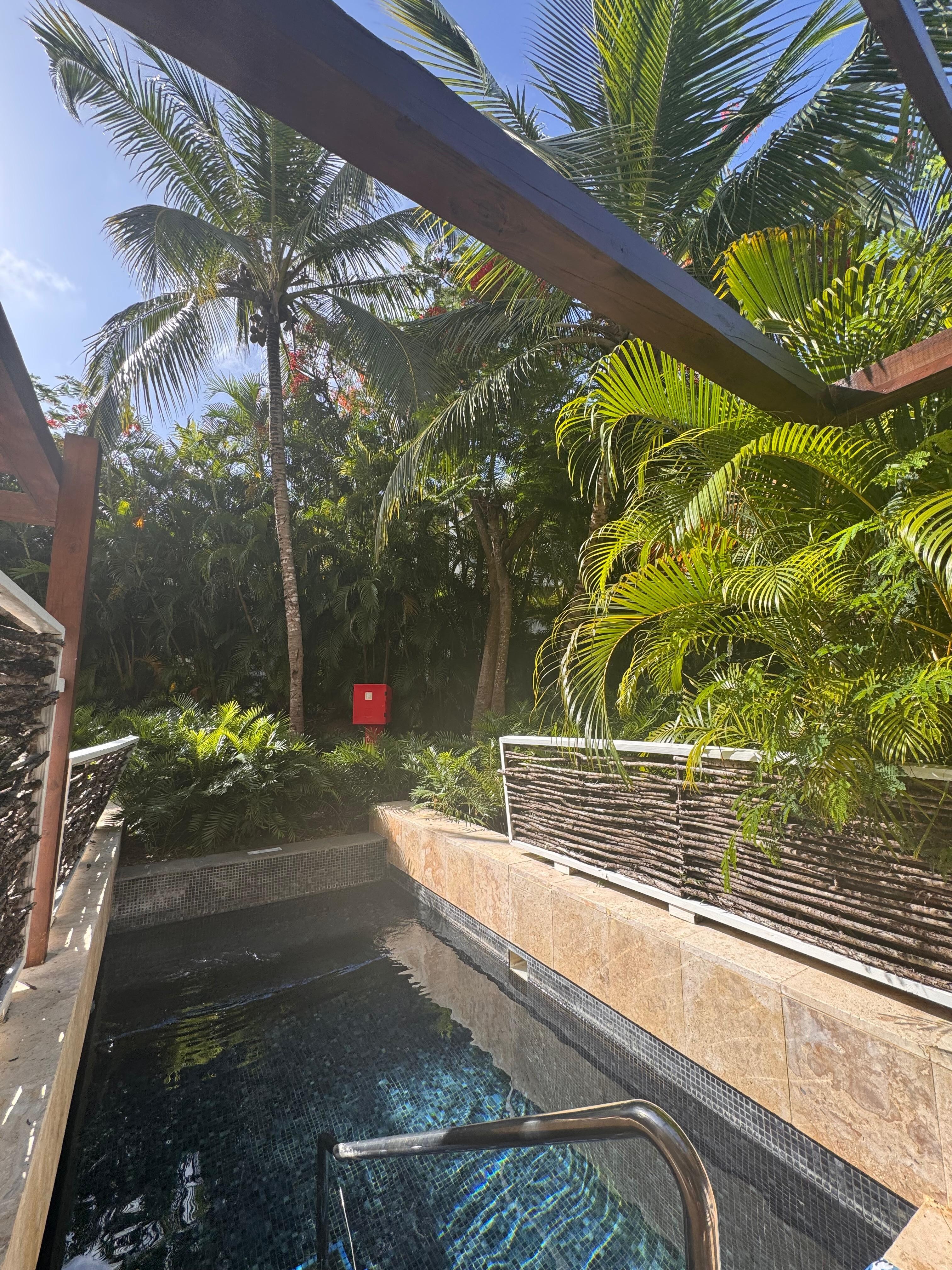 private pool view! beautiful 😍😍